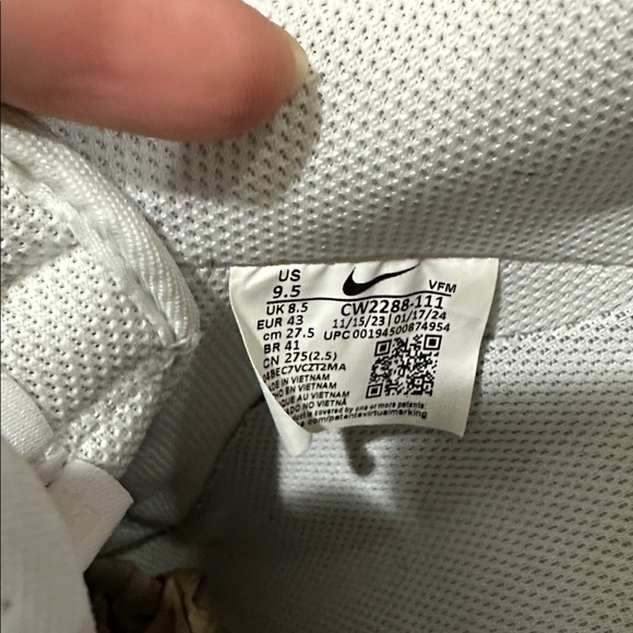 Nike Air Force 1 White Leather Shoes Unisex size 9.5 - Picture 11 of 11